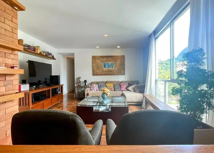 Amplo E Iluminado Apartamento Na Gavea